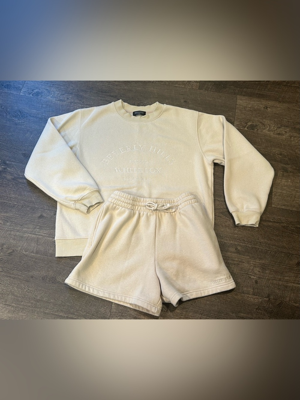 White Fox Boutique Cream Lounge SET Sweatshirt S/M Shorts S